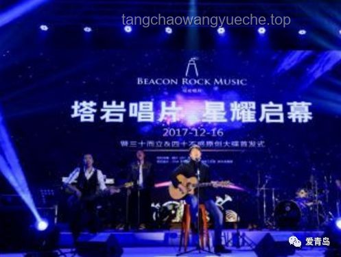 **国外声乐老师大实话锐评《歌手2025》第一期：舞台魅力与声乐技巧的碰撞**